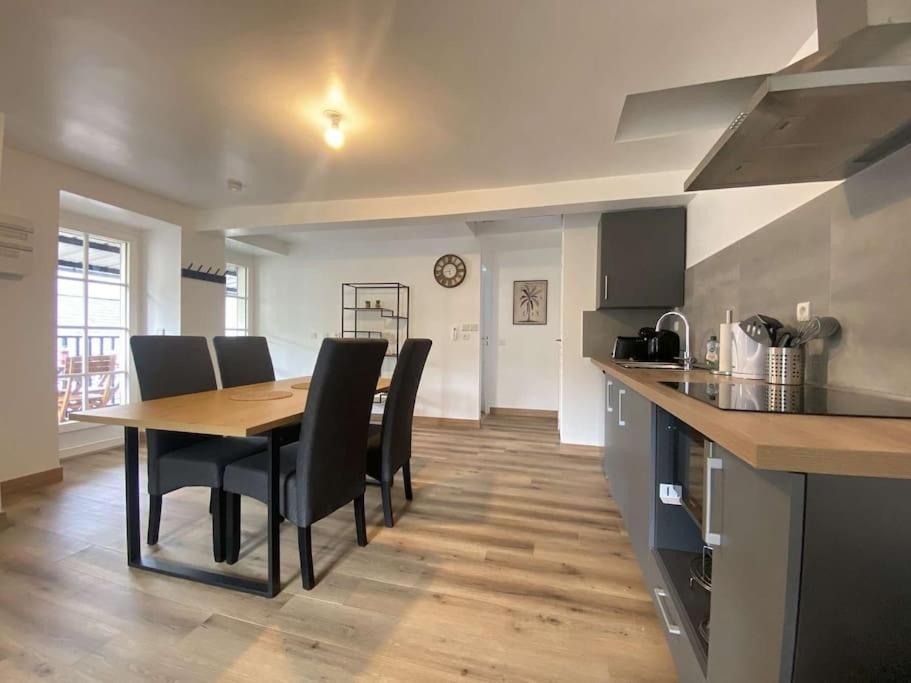 L'Authentique - Terrasse - Myraconciergerie Apartment Nay  ภายนอก รูปภาพ